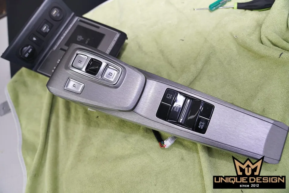 Hyundai Sonata DN8のカーラッピング事例｜内装パネルのカスタム 施工写真 1-3