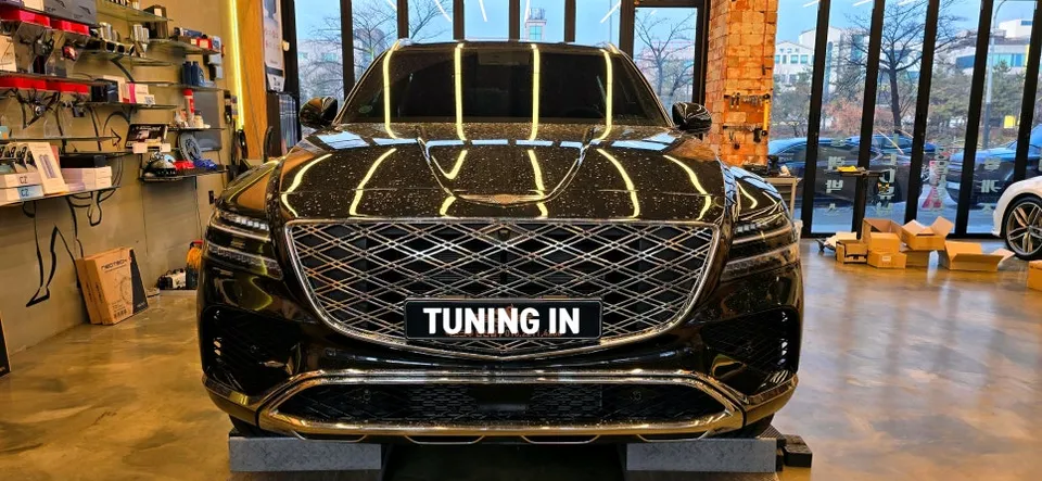 Genesis GV80 body kit installation result