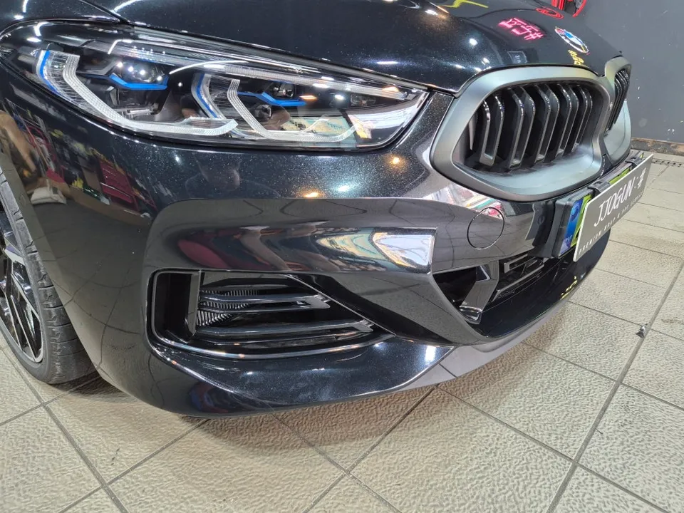 BMW 8 Seriesのカーラッピング事例 施工写真 6
