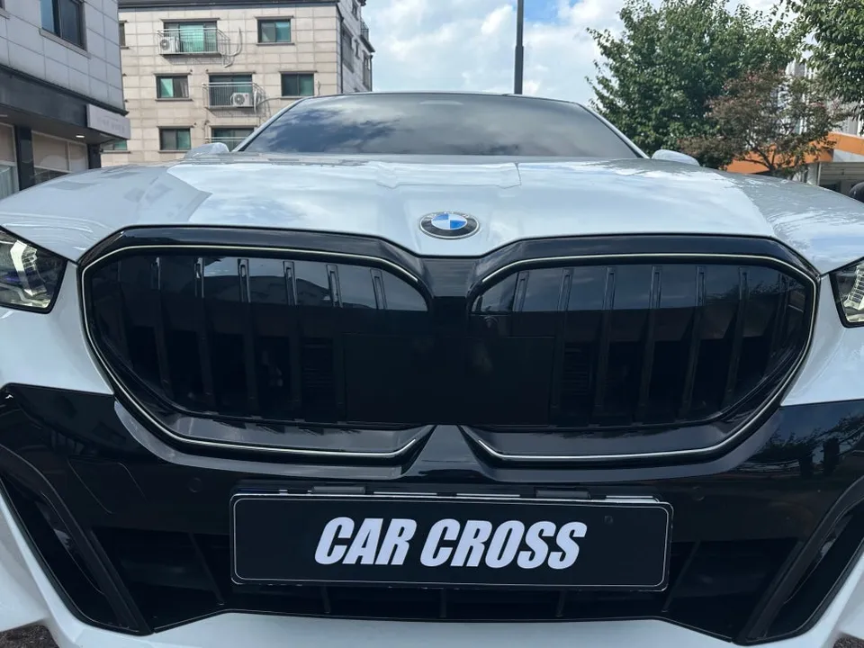 BMW 5 Series G60のカーラッピング事例｜クローム除去で個性をプラス 施工写真 3-3
