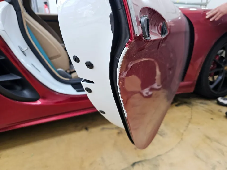ポルシェ 718 Boxster GTS カーラッピング事例|費用目安・仕上がり 施工写真 1-2