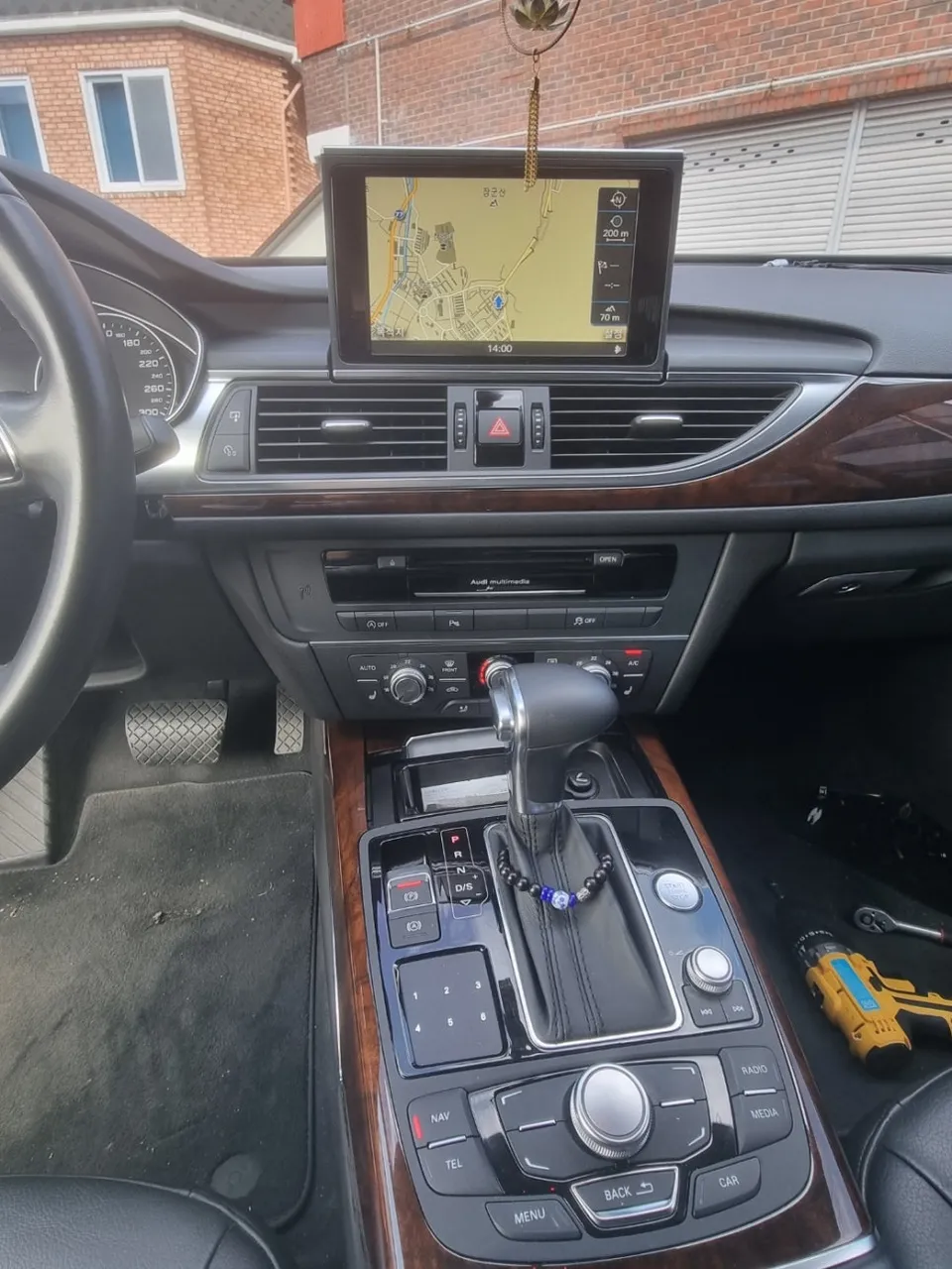 Audi A6 C7 android head unit - Audi A6 C7 CarPlay Retrofit Installation Review — Cost photo 3