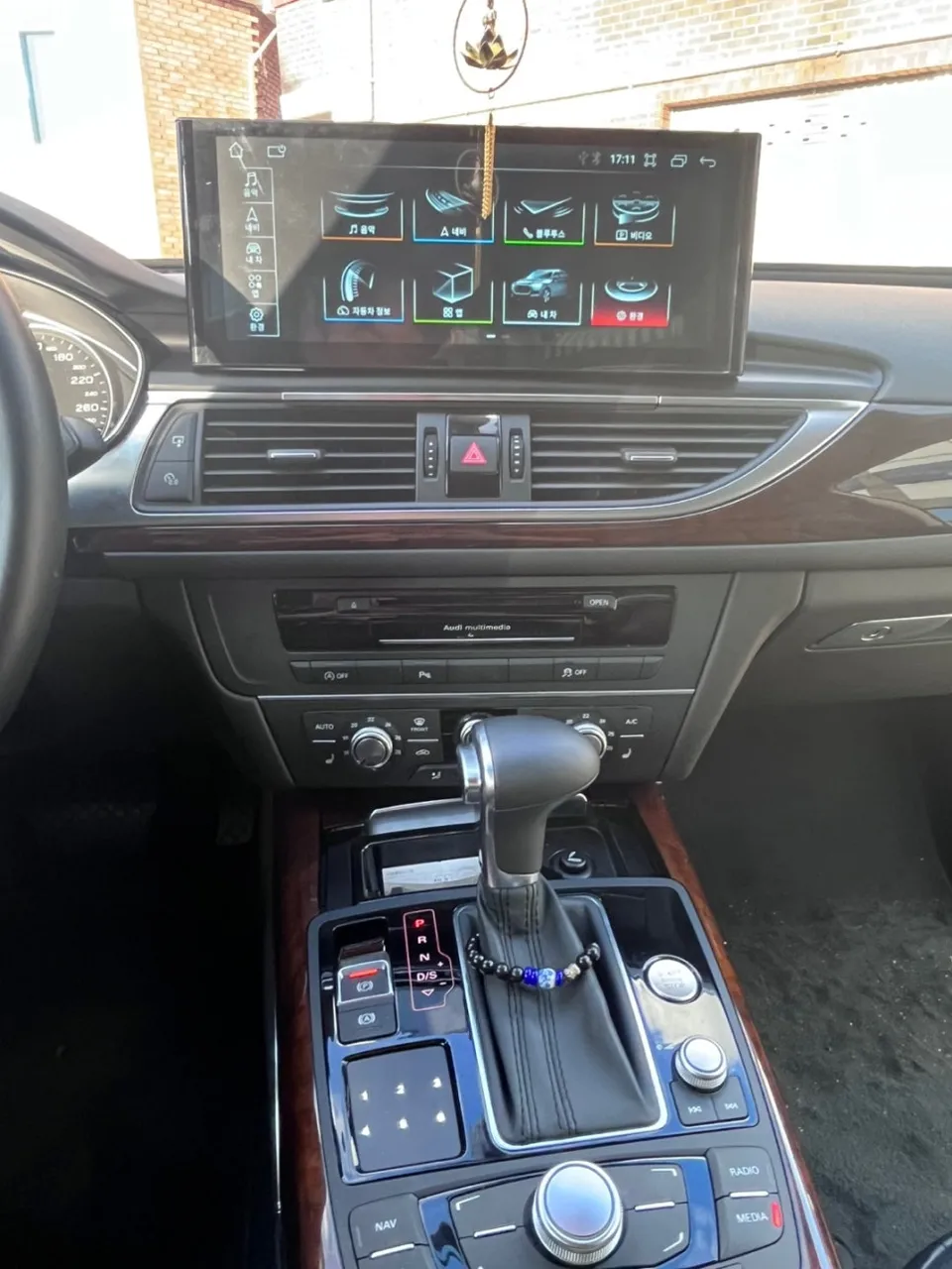 Audi A6 C7のAndroid Auto・CarPlay取付事例 施工写真 3-2