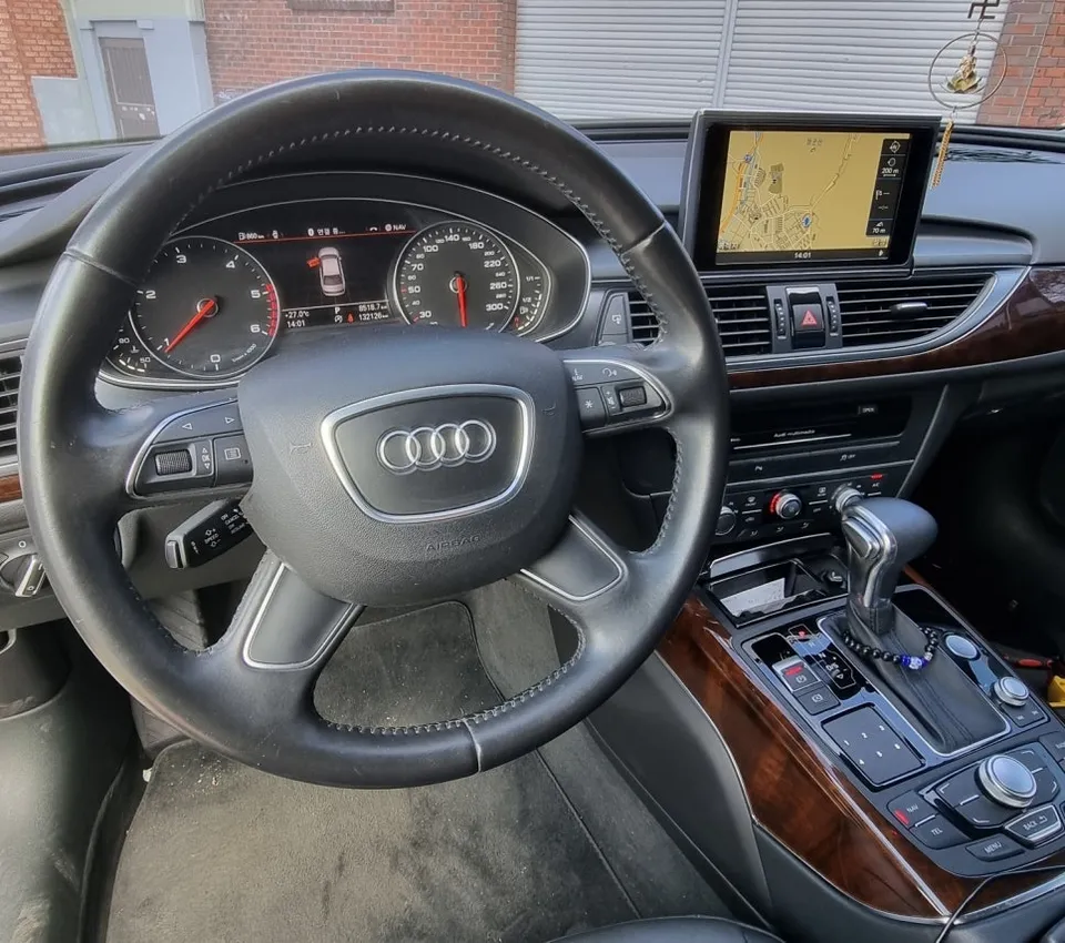 Audi A6 C7のAndroid Auto・CarPlay取付事例 施工写真 1-3