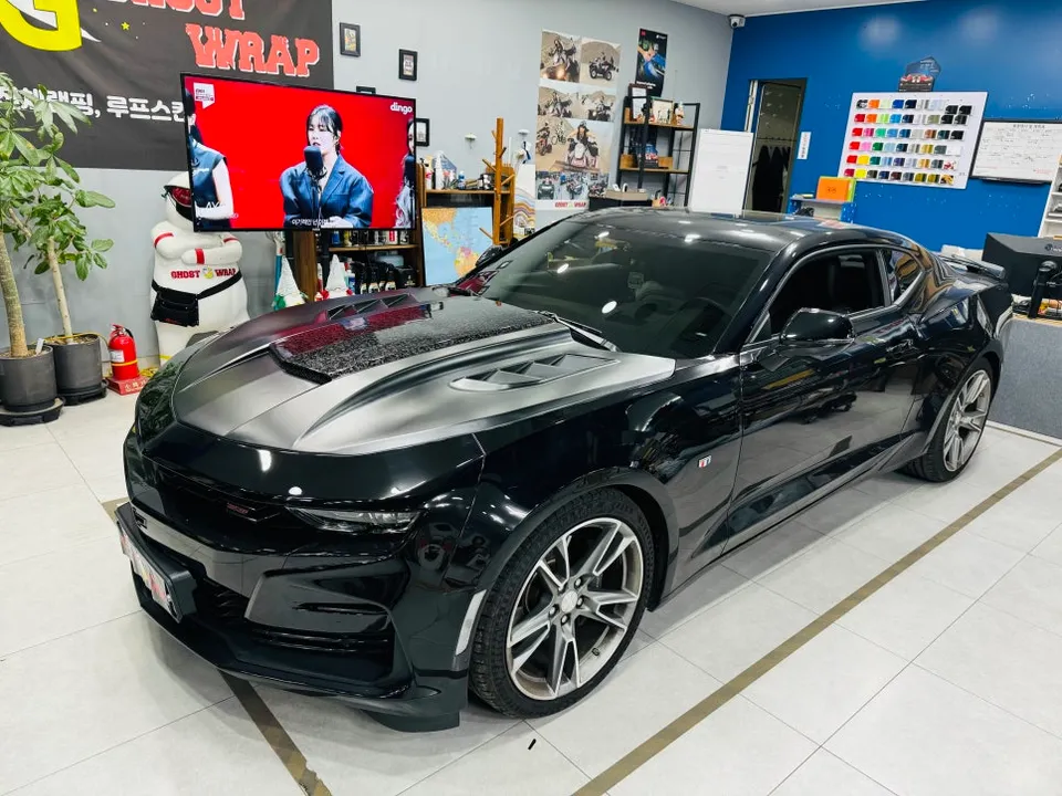 Chevrolet Camaroのカーラッピング事例|傷隠しとポイントカスタム 施工写真 1-3