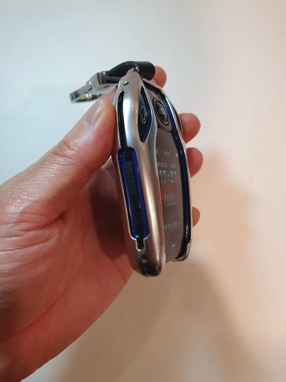 Audi R8 oem options - Audi R8 OEM Options Review: Display Key Upgrade Cost photo 4