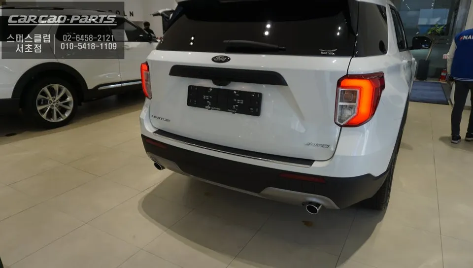Ford ExplorerのAndroid Auto・CarPlay取付事例 施工写真 1-2