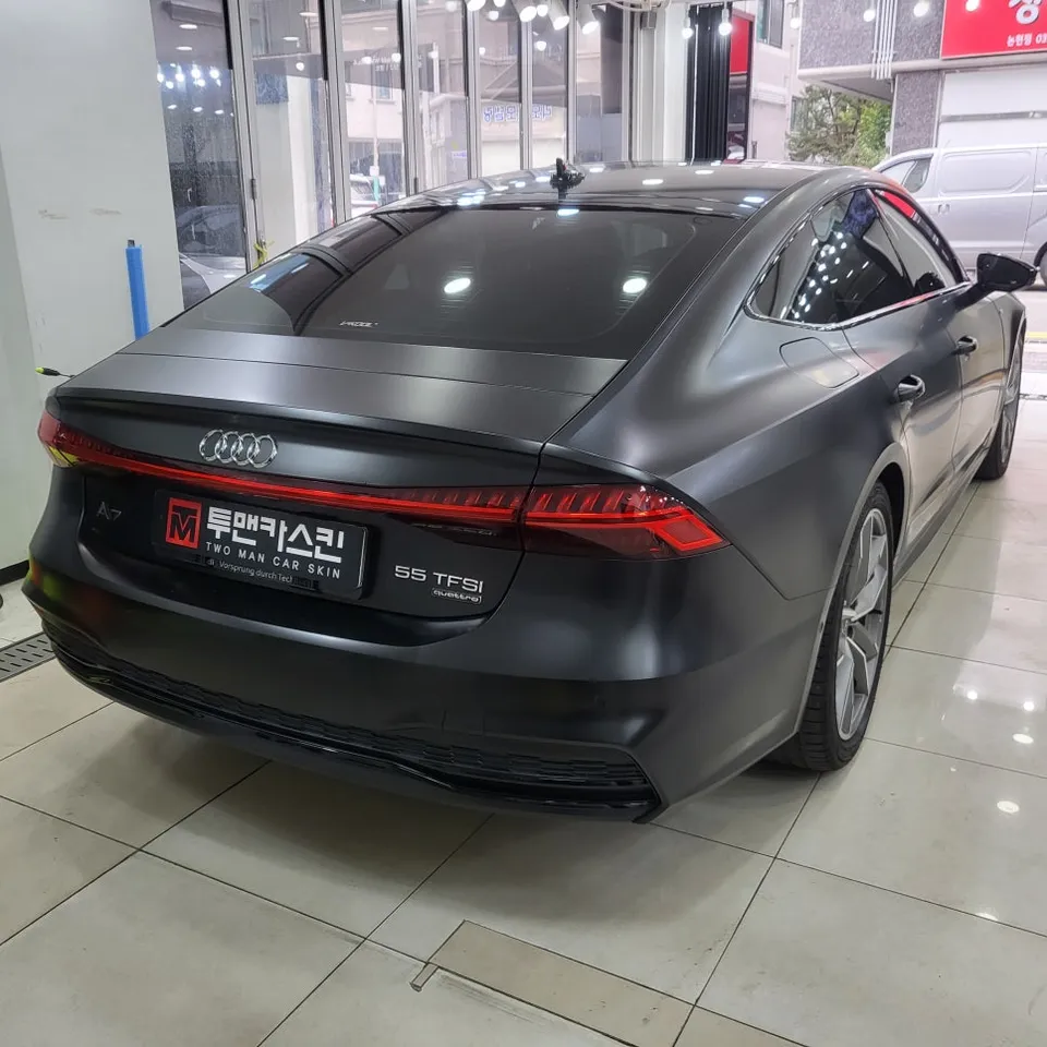 Audi A7のPPF施工事例｜傷防止と美観維持 施工写真 2-3