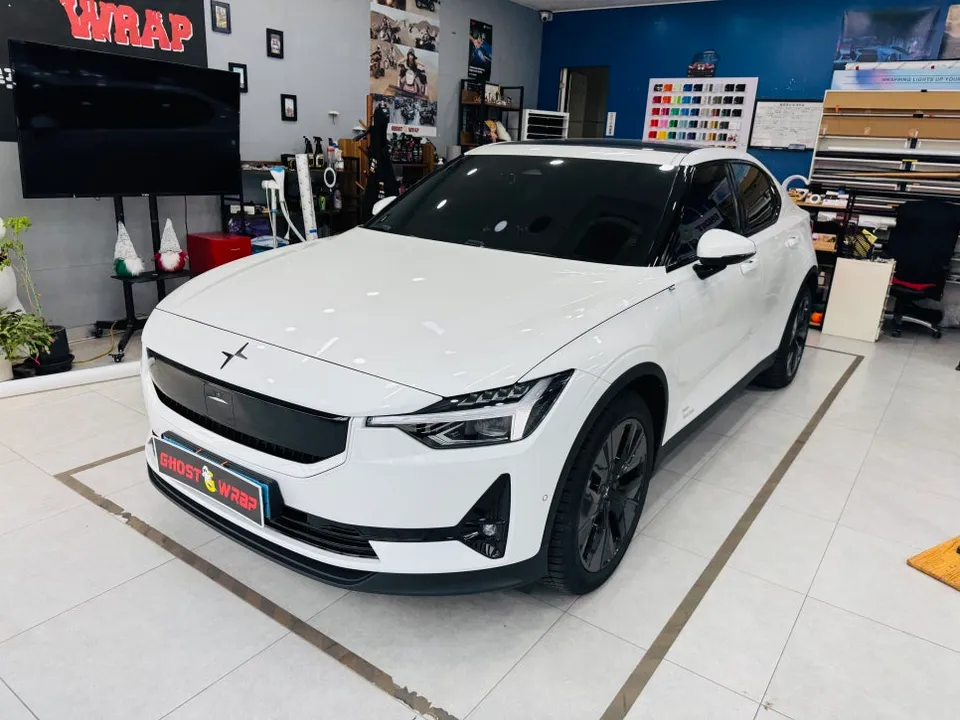 Polestar 2 PPF施工事例|ヘッドライト・スポイラー保護 施工写真 2-1