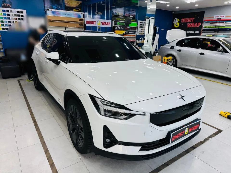 Polestar 2 PPF施工事例|ヘッドライト・スポイラー保護 施工写真 1-2