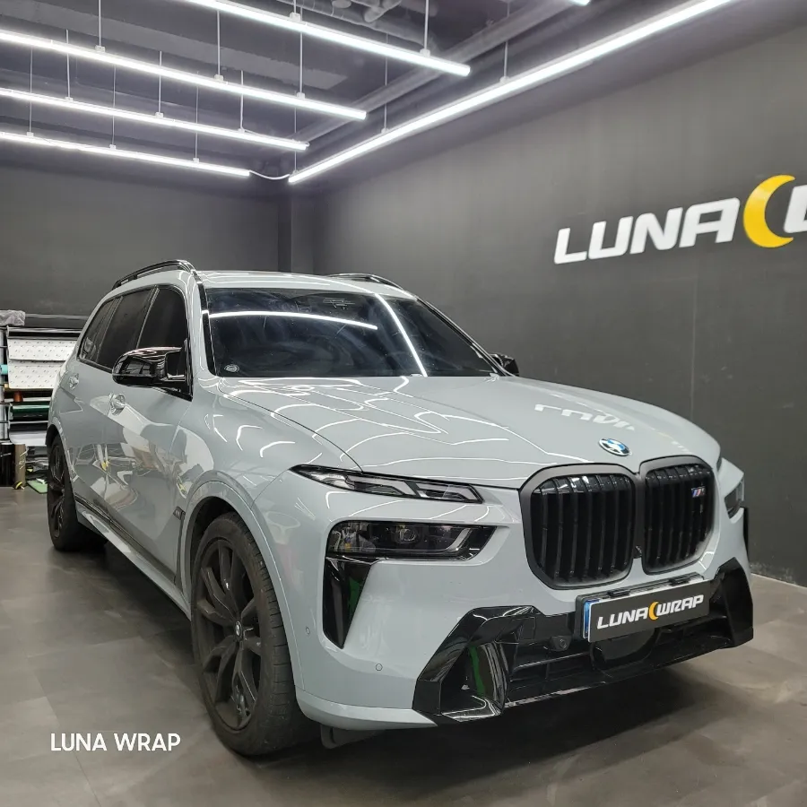 BMW X7 PPF施工事例｜フロントガラス・ボンネット保護 施工写真 2-1