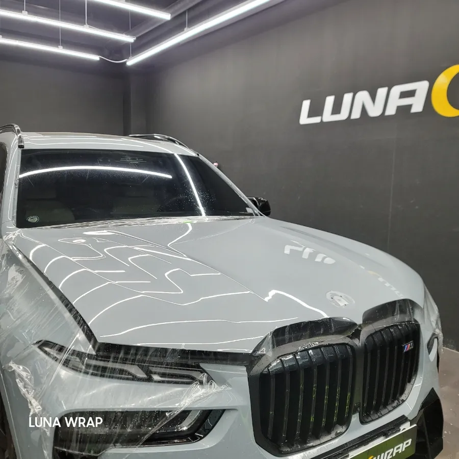 BMW X7 PPF施工事例｜フロントガラス・ボンネット保護 施工写真 2-3