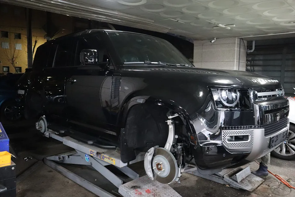 Land Rover Defender 110 ppf - Land Rover Defender PPF Review — Enhanced Protection photo 3
