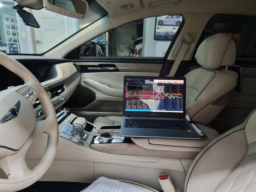 Genesis G90のカーオーディオ施工事例 施工写真 1-2