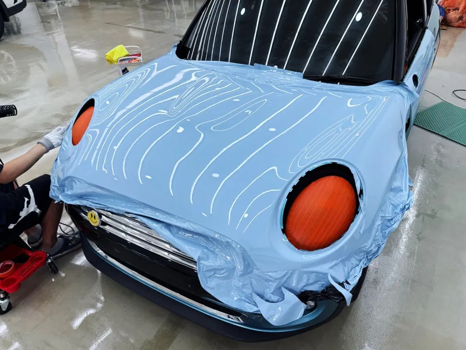 MINI MINI Cooperのカーラッピング事例|高光沢Bay Blue 施工写真 3-1