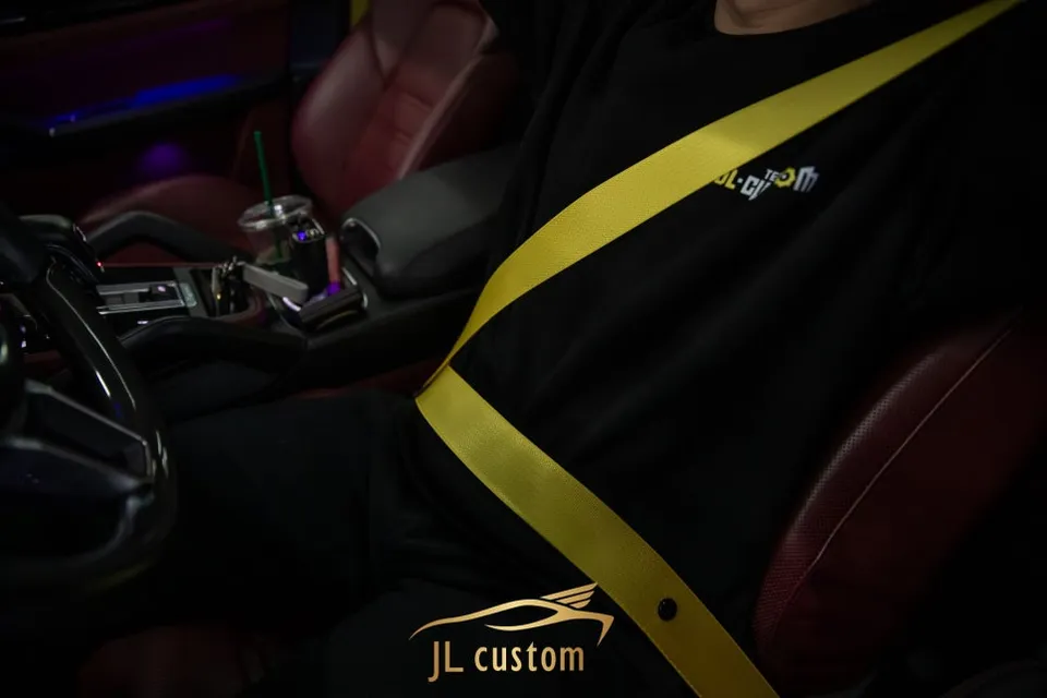 Porsche Cayenne E3 interior customization - Porsche Cayenne E3 Interior Customization: Yellow Seatbelt Upgrad photo 6