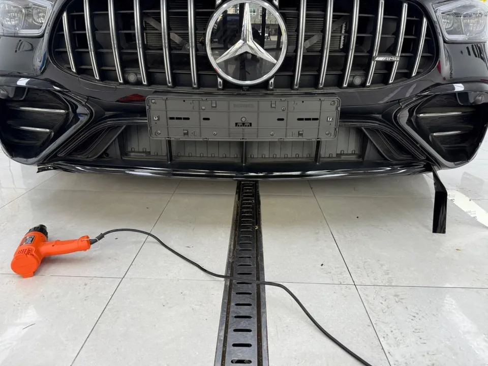 Mercedes-Benz AMG GT 43のカーラッピング事例｜クロームパーツの黒化 施工写真 1-2