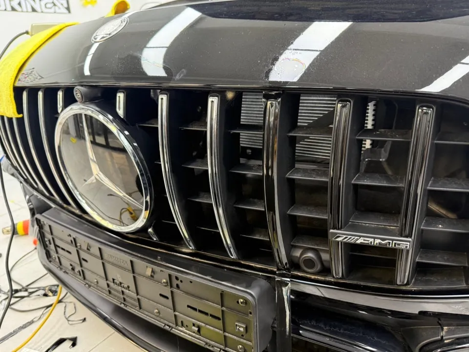 Mercedes-Benz AMG GT 43のカーラッピング事例｜クロームパーツの黒化 施工写真 1-3