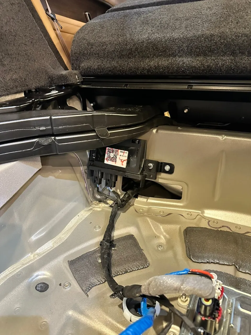 Land Rover Range Rover Vogue body kit - Land Rover Range Rover Vogue Body Kit Installation Review photo 5