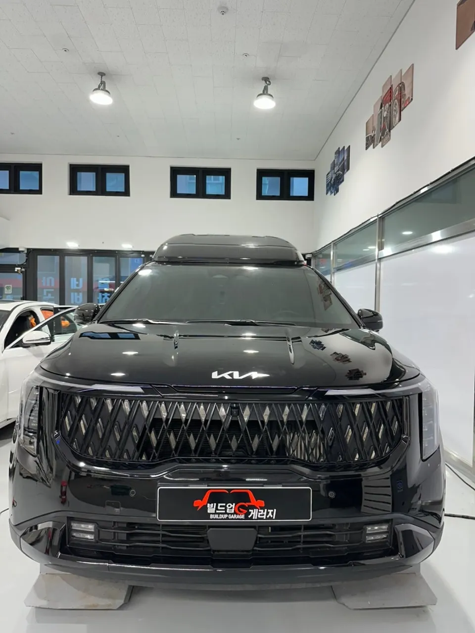 Kia Carnival 4th Genのカーラッピング事例｜費用目安・仕上がり 施工写真 1-2