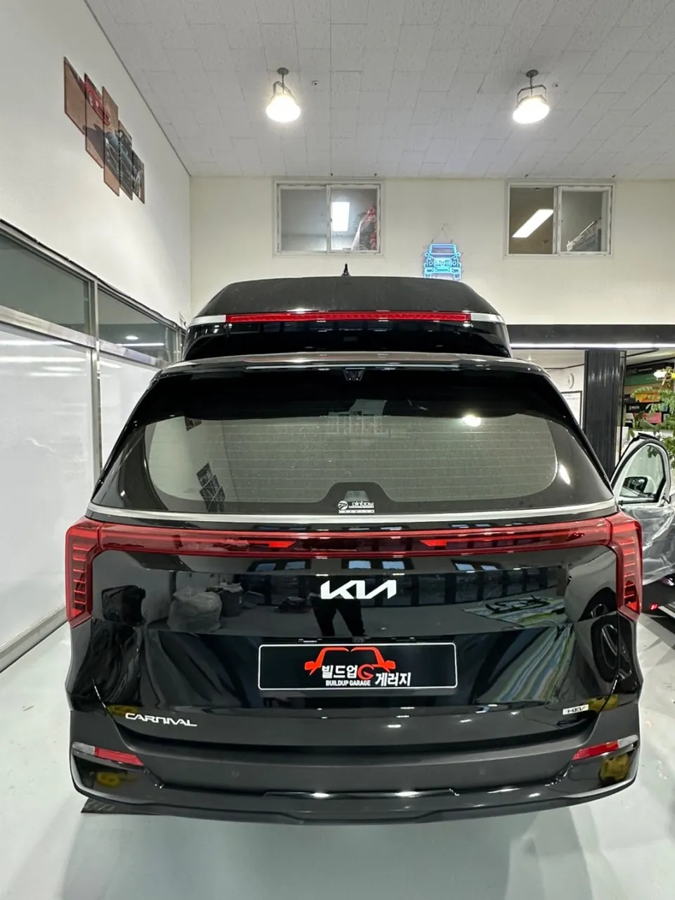 Kia Carnival 4th Genのカーラッピング事例｜費用目安・仕上がり 施工写真 2-2