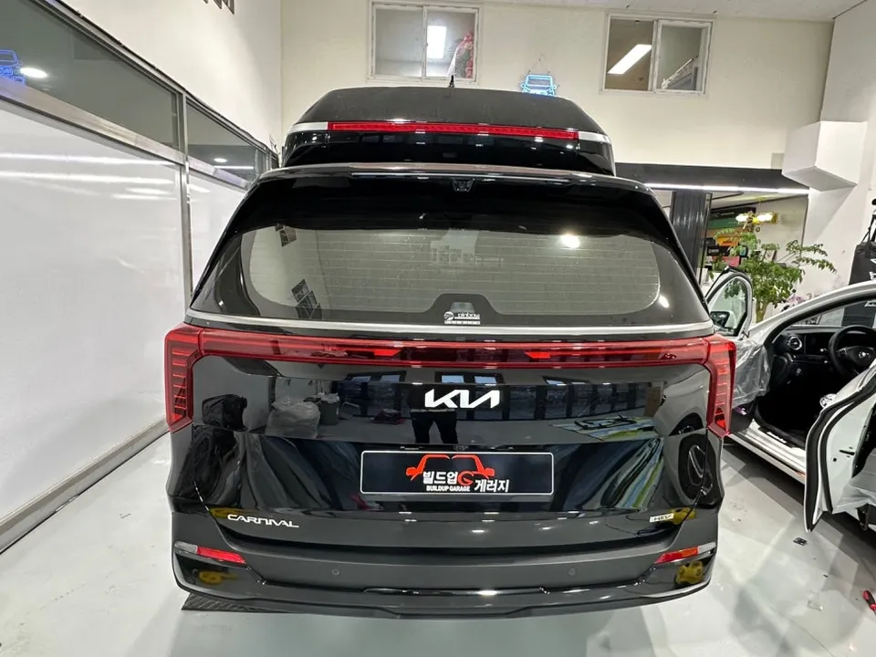 Kia Carnival 4th Genのカーラッピング事例｜費用目安・仕上がり 施工写真 4-2