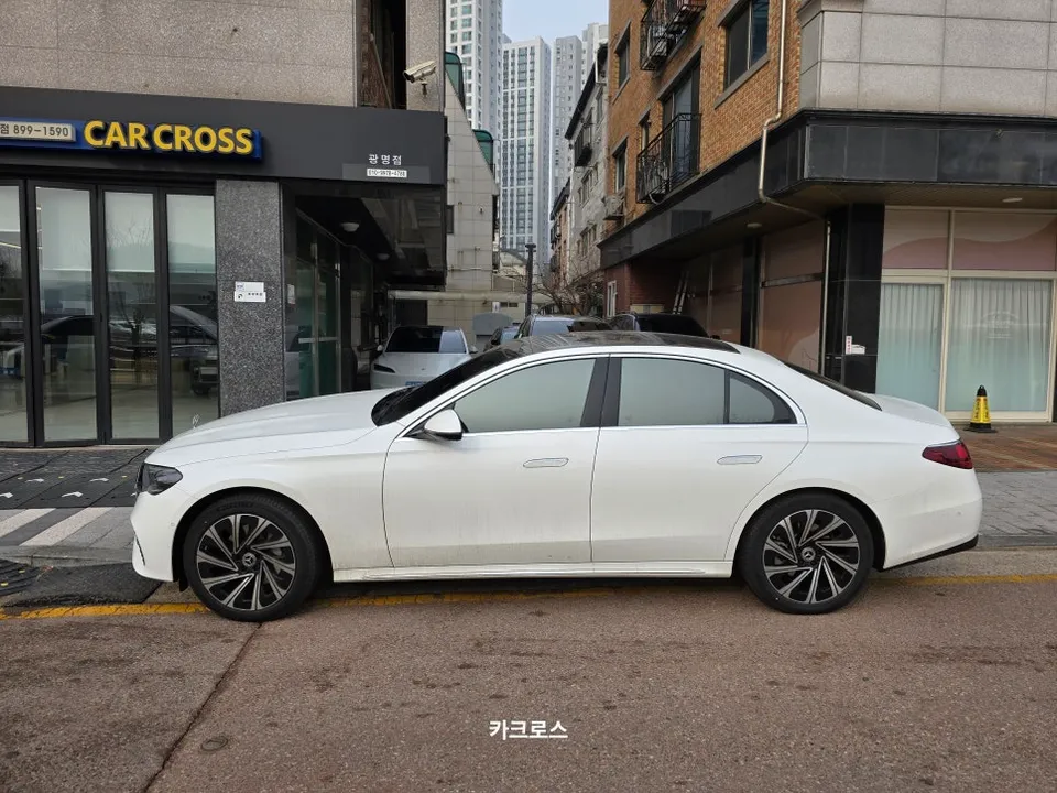 メルセデス・ベンツ Eクラス W214 PPF施工事例｜費用目安・仕上がり 施工写真 3-1