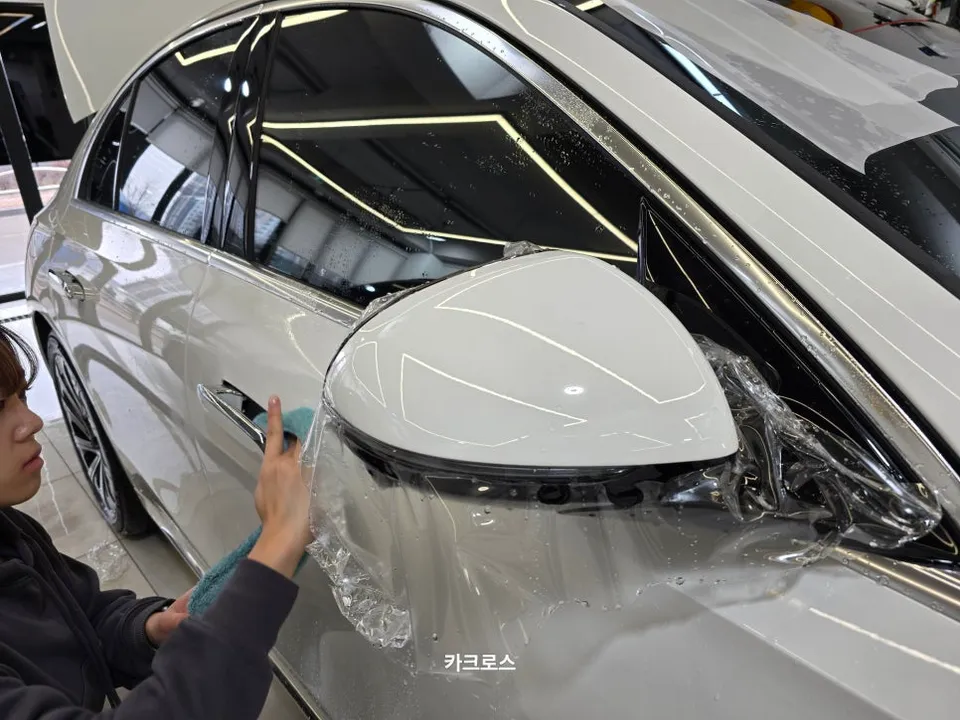 メルセデス・ベンツ Eクラス W214 PPF施工事例｜費用目安・仕上がり 施工写真 1-3