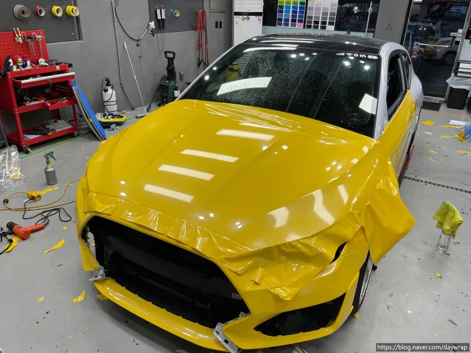 Hyundai Veloster Nのカーラッピング事例|費用目安・仕上がり 施工写真 2-3