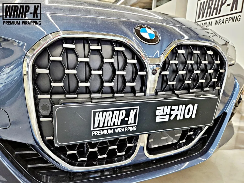 BMW 4 Seriesのカーラッピング事例|費用目安・仕上がり 施工写真 2-1