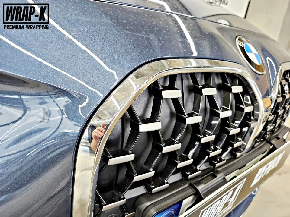 BMW 4 Seriesのカーラッピング事例|費用目安・仕上がり 施工写真 3-1
