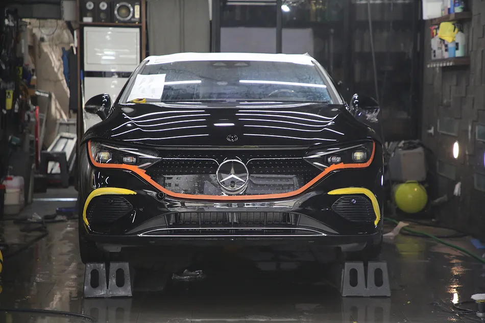 Mercedes-Benz EQEのPPF施工事例｜費用目安と仕上がり 施工写真 2-3