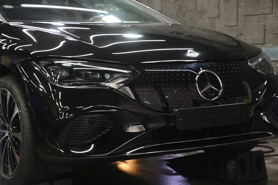 Mercedes-Benz EQEのPPF施工事例｜費用目安と仕上がり 施工写真 3-3