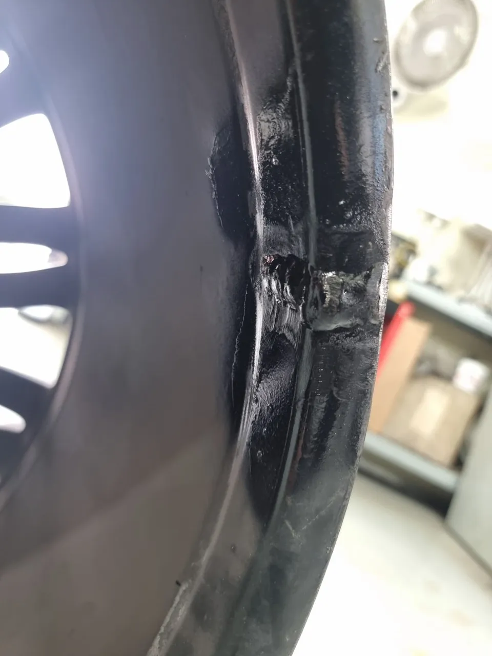 Mercedes-Benz S-Classのホイールリペア・塗装事例 施工写真 2-1