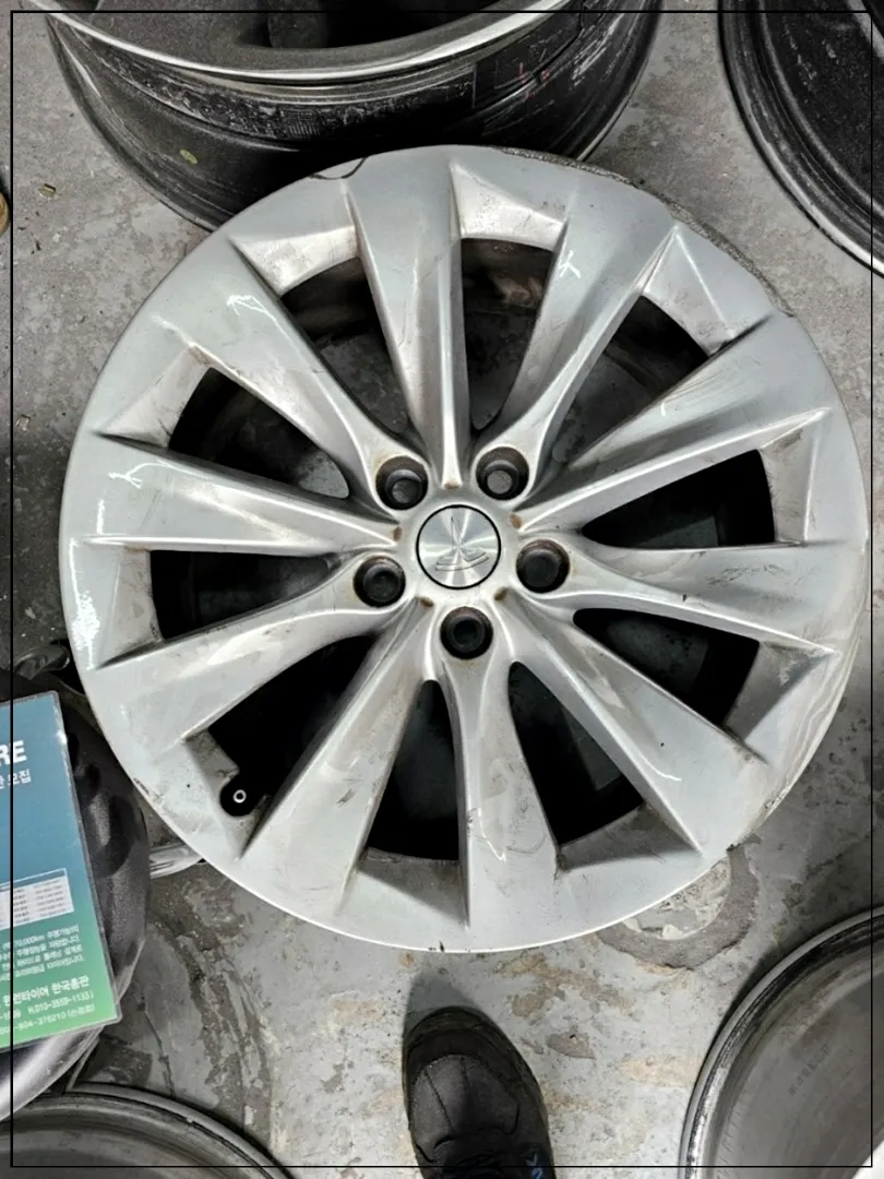 Tesla Model S wheel repair - Tesla Model S Wheel Refinishing Review — $400-$800 Cost photo 5