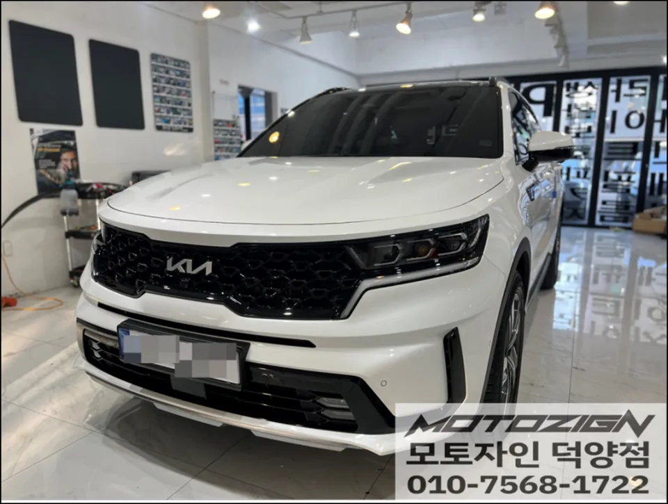 Kia Sorento vinyl wrap - Kia Sorento Vinyl Wrap Review — Satin Black Transformation photo 3