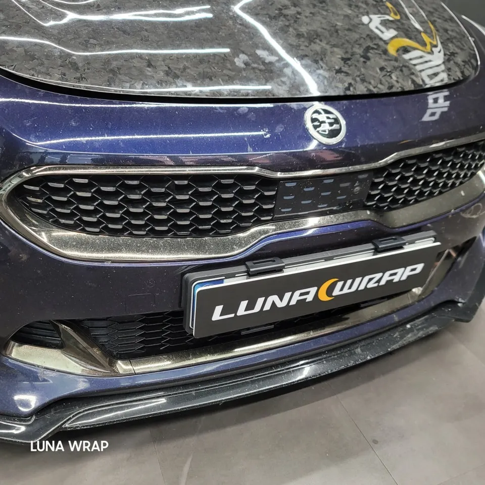 Kia Stingerのカーラッピング事例|費用目安・仕上がり 施工写真 3-1