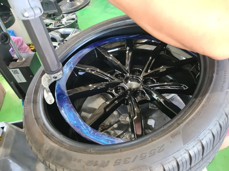 Hyundai Stingerのホイールリペア・塗装事例 施工写真 1-3