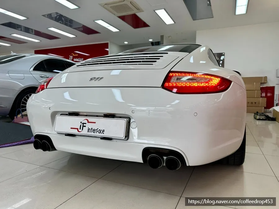 Porsche 911のAndroid Auto・CarPlay取付事例 施工写真 2-1
