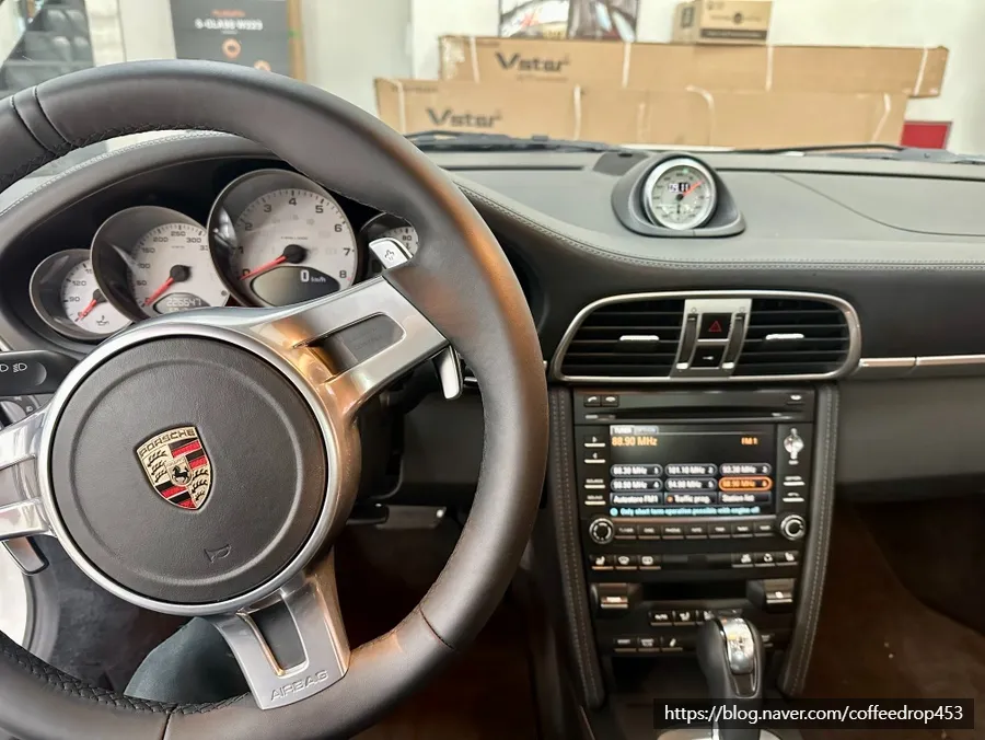 Porsche 911のAndroid Auto・CarPlay取付事例 施工写真 4-1