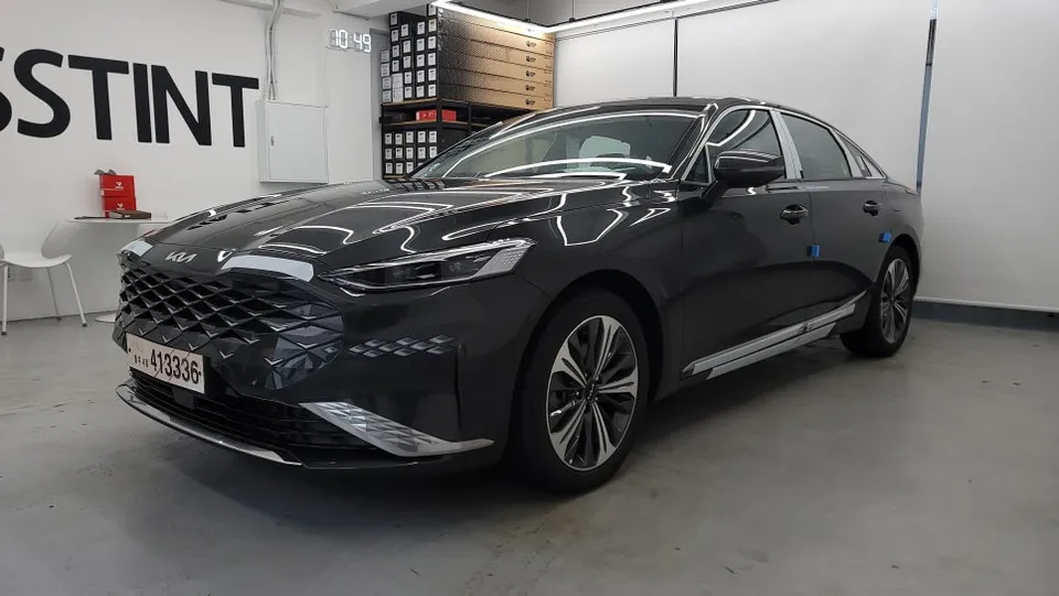 Hyundai Azeraのドラレコ取付事例|費用目安・仕上がり 施工写真 2-1