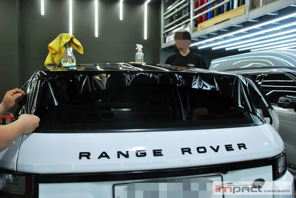 Land Rover Evoqueのカーラッピング事例|費用目安・仕上がり 施工写真 2-1
