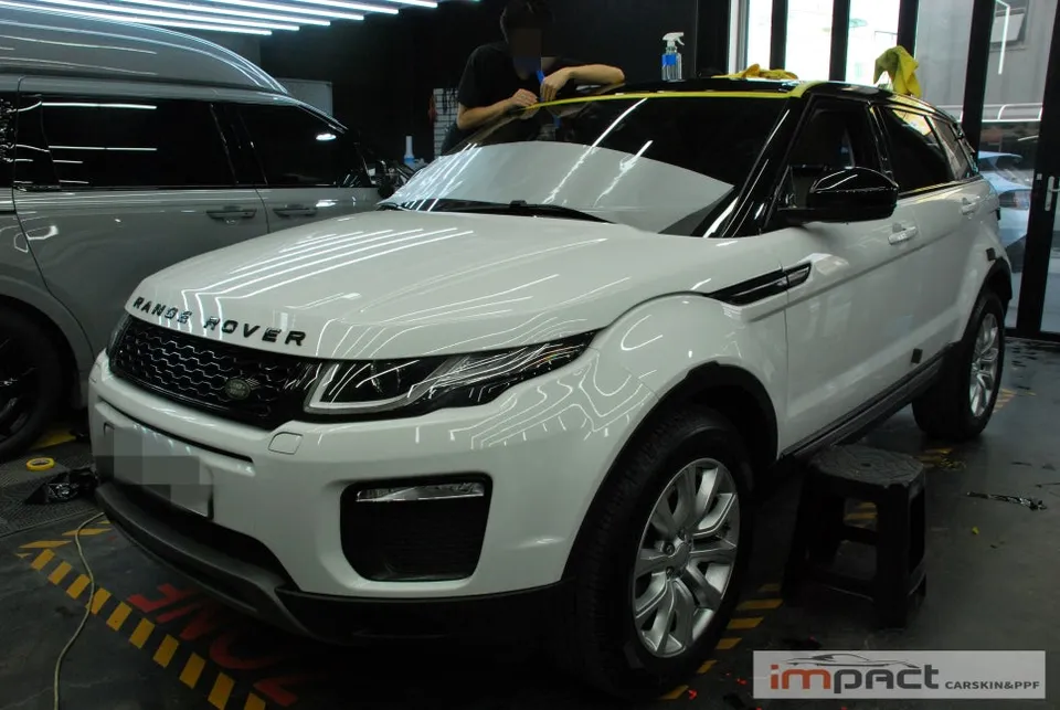 Land Rover Evoqueのカーラッピング事例|費用目安・仕上がり 施工写真 3-2