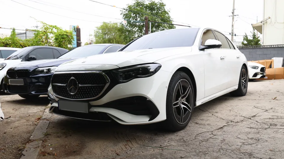 Mercedes-Benz E-Class W214 oem options review