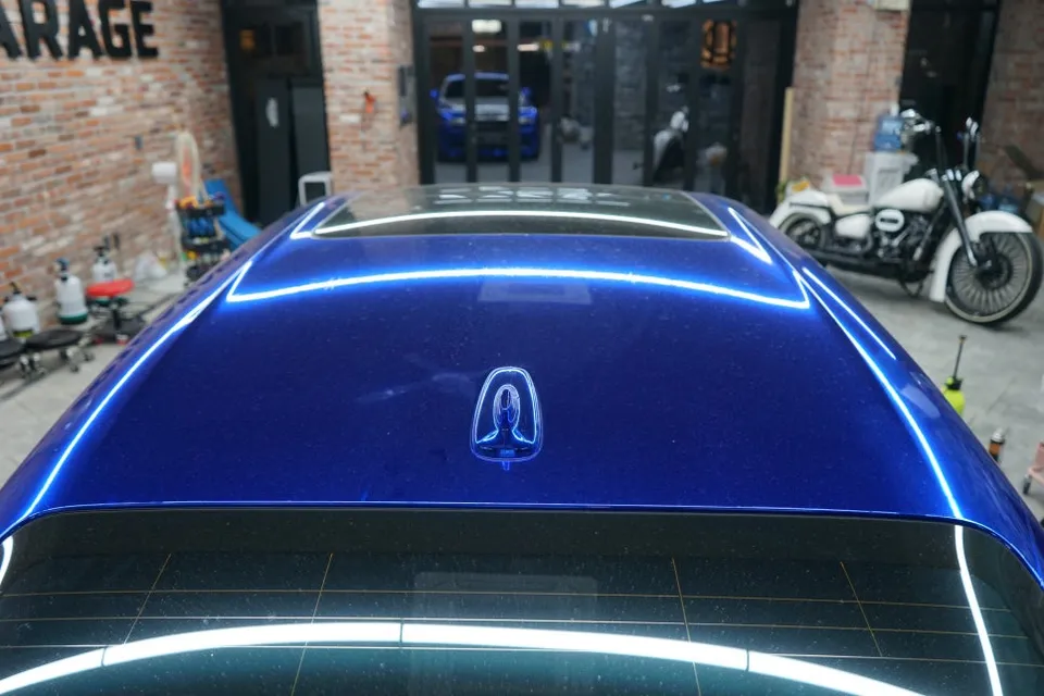 Rolls-Royce Ghost vinyl wrap - Rolls-Royce Ghost Vinyl Wrap Review - Stunning Two-Tone Finish photo 6