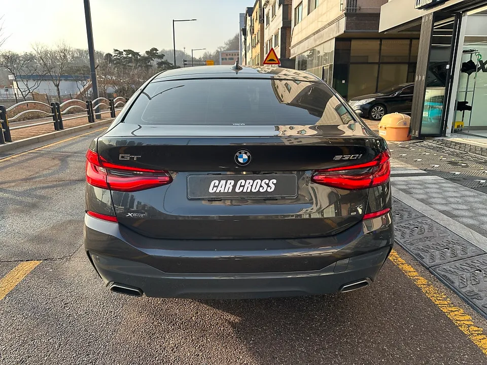 BMW 6 Series vinyl wrap - BMW 6 Series Interior Wrap Review: Cost & Results photo 4