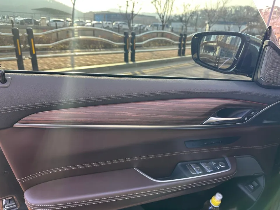 BMW 6 Series vinyl wrap - BMW 6 Series Interior Wrap Review: Cost & Results photo 5