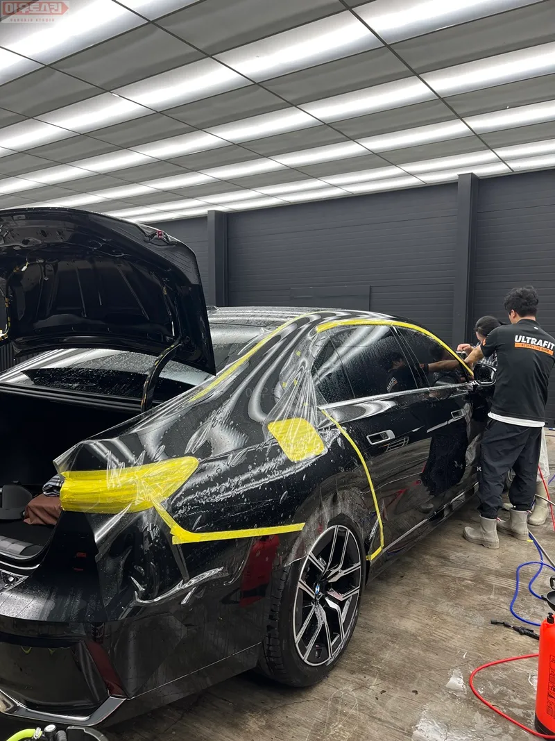 BMW 7 SeriesのPPF施工事例|費用目安と仕上がり 施工写真 1-3