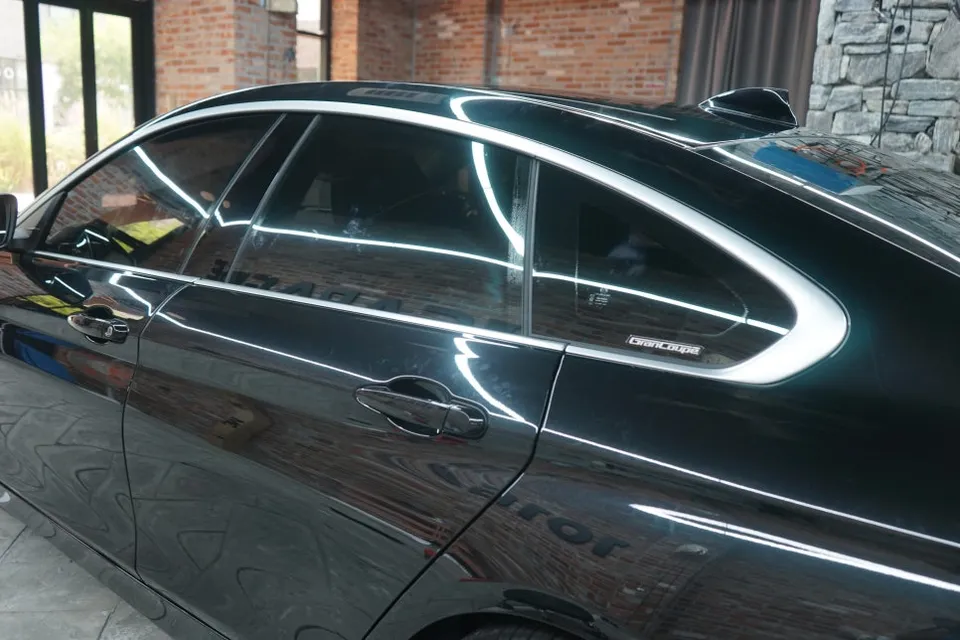 BMW 4 Series vinyl wrap - BMW 4 Series Vinyl Wrap Review: Chrome Delete Transformation photo 3
