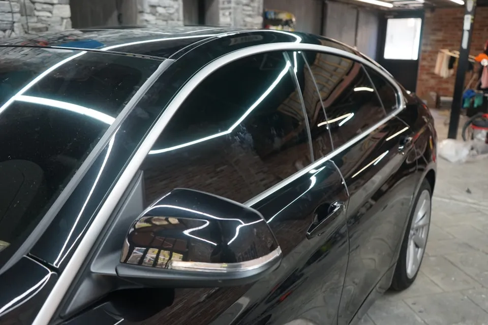BMW 4 Series vinyl wrap - BMW 4 Series Vinyl Wrap Review: Chrome Delete Transformation photo 4